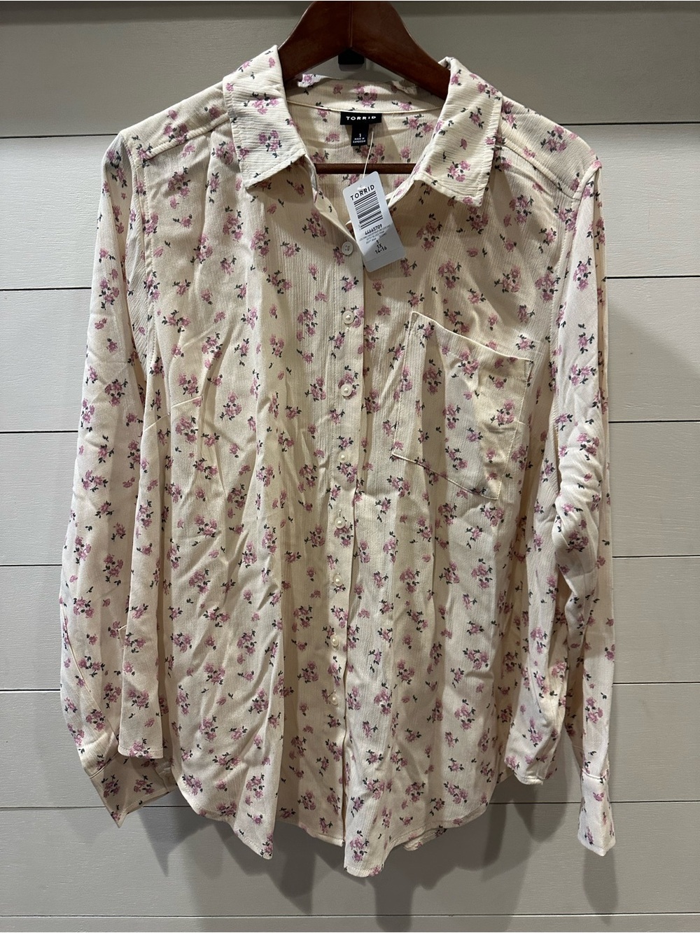 TORRID Women’s Lizzie Crinkle Gauze Cream Floral Button-Up Shirt- size 1